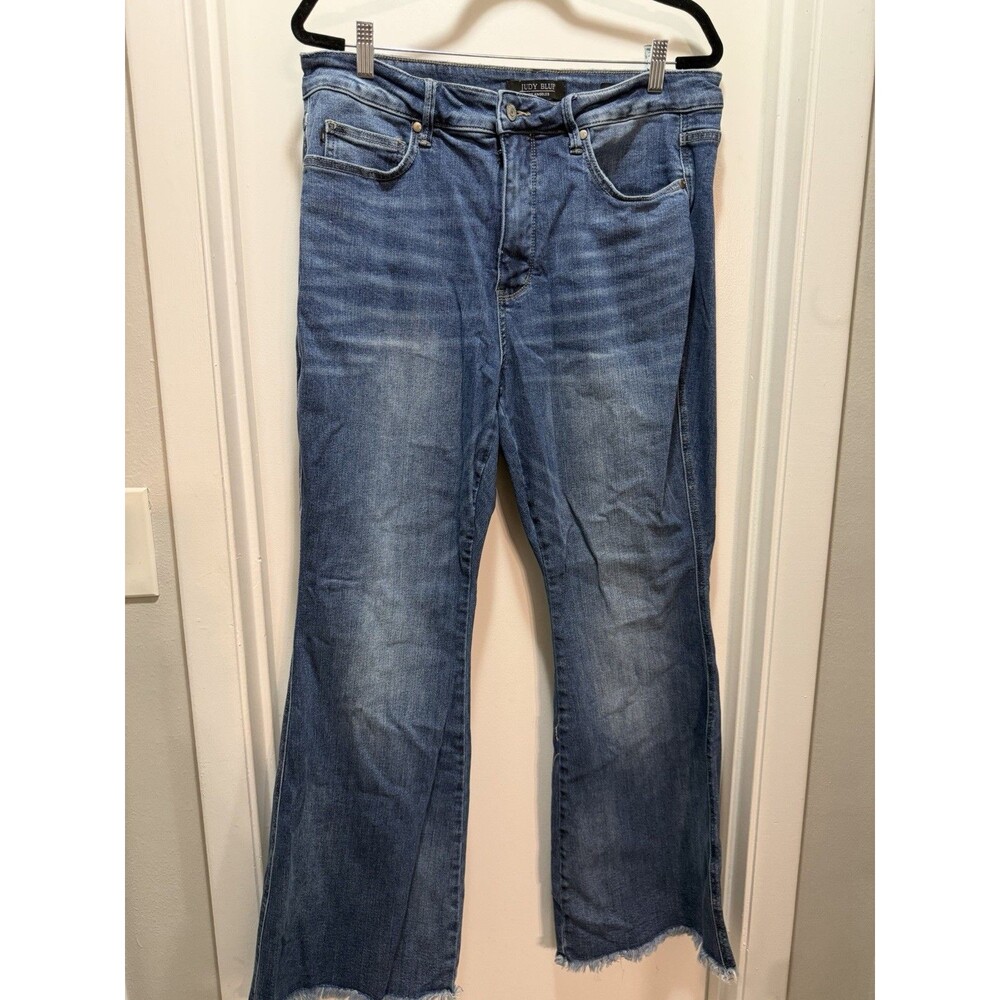 Judy Blue Women's Flare Blue Denim Jeans Plus Size 18W Stretch Medium Wash - Picture 1 of 9